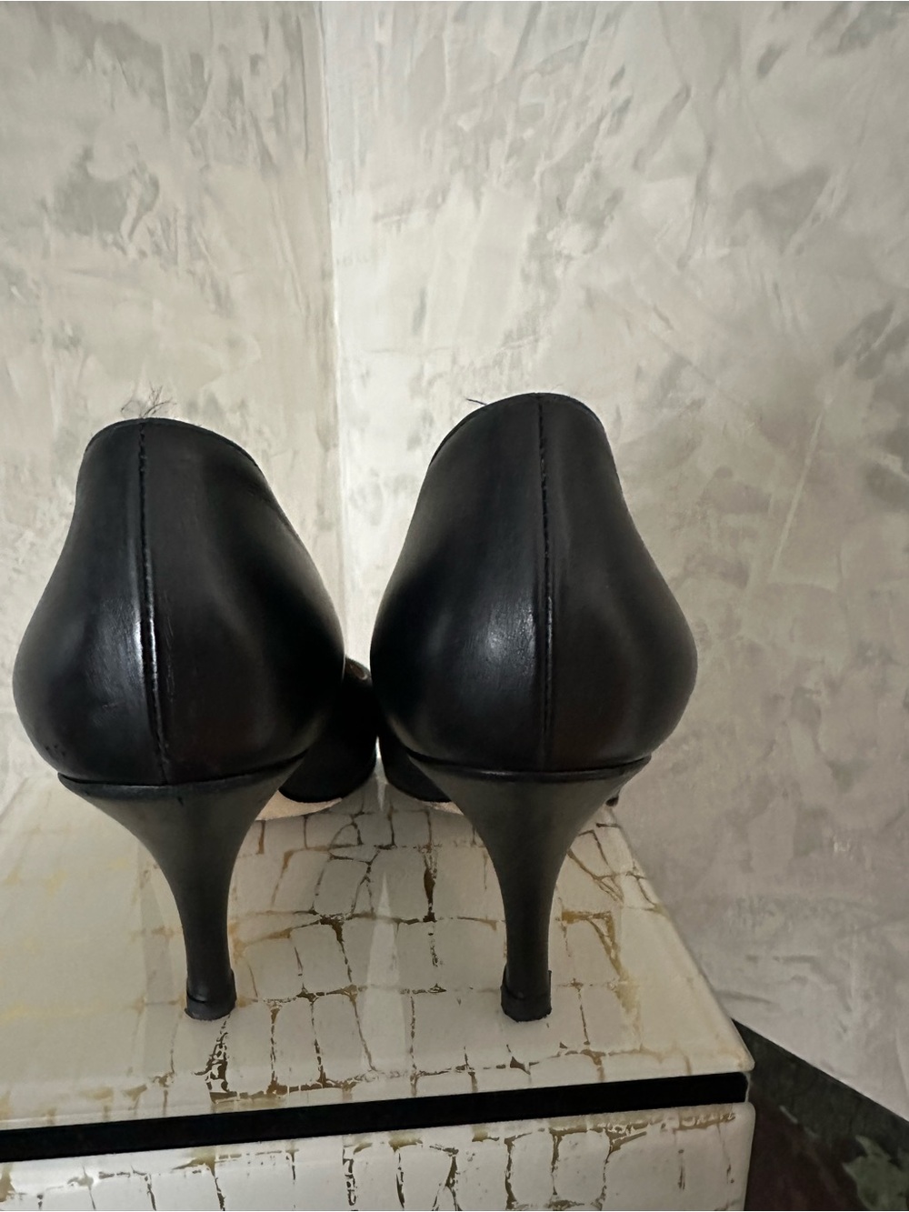 Giorgio Armani Black Leather Pointed Pumps - Picture 3 of 10